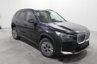 BMW iX1  picture 2