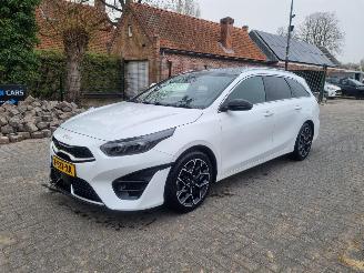 skadebil auto Kia Ceed 1.0 T-GDI GT-Line Pano Navi Stoelverw. 2023/10