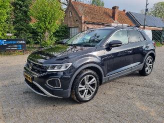 Schadeauto Volkswagen T-Roc 1.5 TSI Aut. 75 Edition Led 2023/5