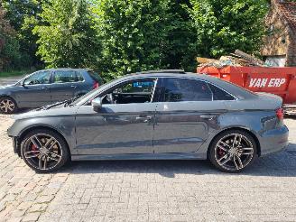 krockskadad bil auto Audi S3 2.0 TFSI Aut. quattro Pano Stoelverw 2017/12