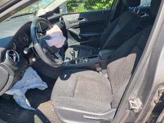 Mercedes A-klasse 180d Airco Navi Camera picture 15