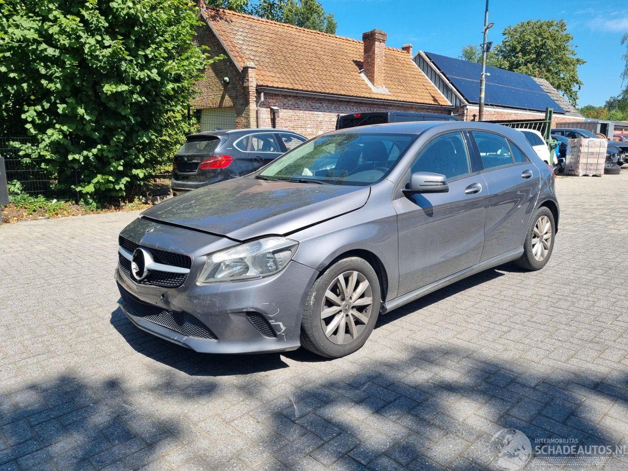 Mercedes A-klasse 180d Airco Navi Camera