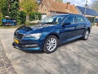 krockskadad bil auto Skoda Superb 1.5 TSI Bussines Navi Stoelverw. 2022/5