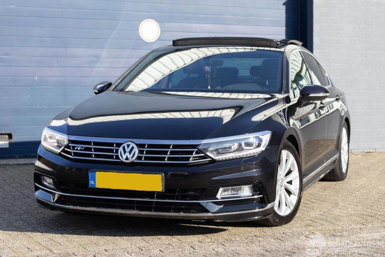Volkswagen Passat 1.4 TSI ACT 3X R-LINE PANO/LEDER/LED/NAVI/CLIMA SCHADEVRIJ/DAMAGEDFREE