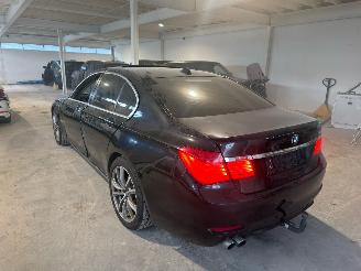 BMW 7-serie 730d/PANO/MEMORY/HEAD-UP/VENTILATIE/4xSTOELVERW./XENON-LED/FULL-ASSIST/TREKHAAK/VOL! picture 3
