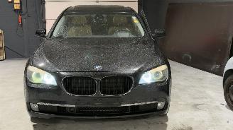 Vaurioauto  passenger cars BMW 7-serie 730d/PANO/MEMORY/HEAD-UP/VENTILATIE/4xSTOELVERW./XENON-LED/FULL-ASSIST/TREKHAAK/VOL! 2010/9