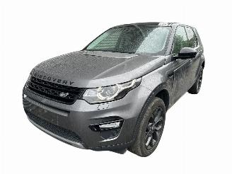 Vaurioauto  passenger cars Land Rover Discovery Sport 2.0 TD4 PANO/CAMERA/LEDER/TREKHAAK/MERIDIAN/LED/RIJDBAAR! 2017/10