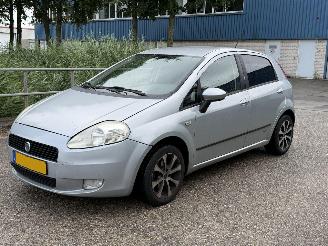 damaged passenger cars Fiat  1.2 Edizione Cool 5 deurs Airco 2006/9