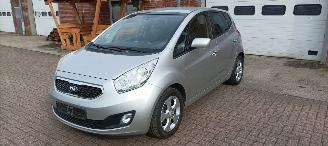 Schadeauto Kia Venga Dream team 1.6-Benzine Automaat Keyless-entry Climatecontrol Stoelverwarming Lichtautomaat Privacyglas leren stuurwiel mistlampen Parkeersensoren Trekhaak 16-inch Kia velgen 2013/8
