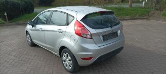 Ford Fiesta 1.5-Diesel 75pk Airco Stoelverwarming leren stuurwiel Led koplampen Pdc Control picture 5