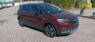 Unfallwagen Opel Crossland Innovation 1.2-Turbo 110pk Automaat Navi Led Climatecontrol CruiseControl Stoelverwarming Lichtautomaat Privacyglas Stuurwiel met verwarming inklapbare buitenspiegels Dimmende binnenspiegel Half leren bekleding trekhaak 16-inch Opel velgen 2018/4
