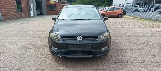 Volkswagen Polo 1.4 TDI DPF Euro6 Climatecontrol frontradar Regensensor leren stuurwiel mistlampen Elektrische ramen Elektrische-spiegels met verwarming Centrale vergrendeling met afstandsbediening Start-Stop systeem 15-inch velgen picture 12