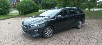 škoda osobní automobily Kia Ceed Premium Edition 1.6  136pk Leder Sportstoelen Memory Full-Led Navi JBL-audio Dab Navigatie Climatecontrol CruiseControl Keyless-entry elektrische achterklep Led achterlichten automatisch inparkeer systeem Blindspot Drivelane assistent 2020/9