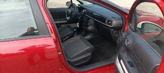 Citroën C3 Bi-Color You Edition 1.2 83pk Airconditioning Full-Led Cruisecontrol Drivelane assistent Stoelverwarming Lichtautomaat Led-dagrijverlichting Dab Radio elektrische buitenspiegels met verwarming Centrale vergrendeling met afstandsbediening Start-Stop systee picture 11