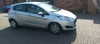 Avarii autoturisme Ford Fiesta Bj 6-2016 1.5-TDCI euro6 Airconditioning Led verlichting Parkeersensoren Stoelverwarming leren stuurwiel 2016/6