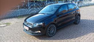 Avarii autoturisme Volkswagen Polo Bj 3-2016 1.4 TDI euro6 Climatecontrol Stoelverwarming Regensensor leren stuurwiel mistlampen Elektrische ramen Elektrische-spiegels met verwarming Metallic Lak 18-inch velgen 2016/3