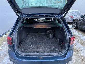 Volkswagen Passat 2.0 TDI R-Line Business+ AUTOMAAT-PANO-NAVI-CAMERA-PDC picture 10