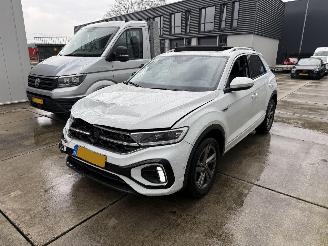 krockskadad bil auto Volkswagen T-Roc 1.5 TSI R-LINE-DSG-PANO-KEYLESS-CAMERA-NAVI-CRUISE 2024/7