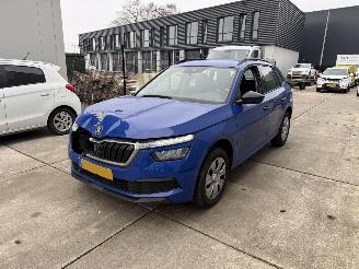 Vaurioauto  passenger cars Skoda Kamiq 1.0 TSI SPORT BUSINESS-NAVI-PDC 2021/3