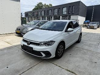 Unfallwagen Volkswagen Polo 1.0TSI LIFE 95PK - NAVI - CAMERA - LED 2024/8
