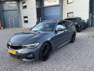 Vaurioauto  passenger cars BMW 3-serie 330i Xdrive M-Pakket High Executive Harman Kardon Pano Sfeerverlichting Head-Up 2020/3