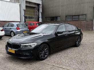 Coche accidentado BMW 5-serie 540i 340Pk High Executive NAP Nederlandse Auto 2018/1