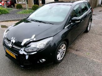 Schadeauto Ford Focus 1.0 ECOBOOST EDITION PLUS 2014/9
