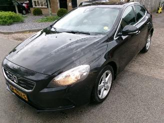 škoda osobní automobily Volvo V-40 2.0 D2 MOMENTUM BUSINESS 2015/7