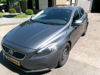 Coche accidentado Volvo V-40 1.6 DIESEL MOMENTUM 2013/5