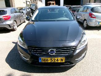 Volvo V-60 2.4 D6 AWD PLUG-IN HYBRID R-DESIGN picture 3