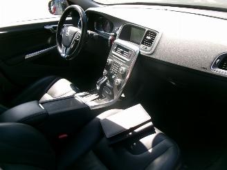 Volvo V-60 2.4 D6 AWD PLUG-IN HYBRID R-DESIGN picture 12