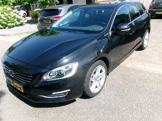 damaged passenger cars Volvo V-60 2.4 D6 AWD PLUG-IN HYBRID R-DESIGN 2015/10
