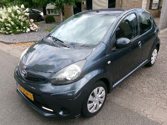 Schadeauto Toyota Aygo 1.0 VVT-I ASPIRATION AIRCO 2012/6