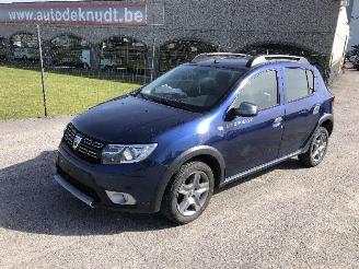 damaged passenger cars Dacia Sandero 0.9 TURBO STEPWAY 2019/2