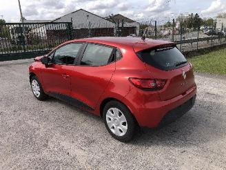 krockskadad bil auto Renault Clio 4   1.1 2016/1