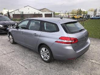 Vaurioauto  passenger cars Peugeot 308 BREAK  1.2 T 2019/3
