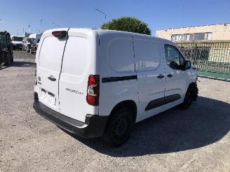 Vaurioauto  passenger cars Toyota ProAce 1.5 HDI automatique 2024/10