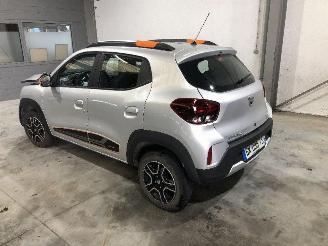 krockskadad bil auto Dacia Spring  