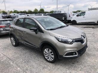 Schadeauto Renault Captur 0.9 TURBO 2015/8