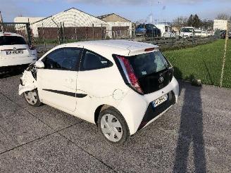 uszkodzony samochody osobowe Toyota Aygo 1.0 2014/8