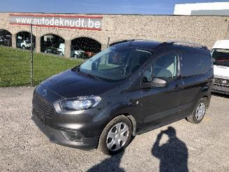 skadebil auto Ford Tourneo Courier 1.5 TDCI 2021/6