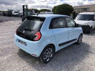 krockskadad bil auto Renault Twingo E TECH 2023/9