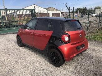 uszkodzony samochody osobowe Smart Forfour 0.9 