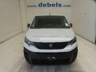 skadebil auto Peugeot Partner 1.5D 2023/9