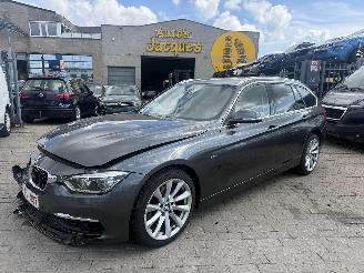 Unfallwagen BMW 3-serie LUXERY TOURING 2017/9