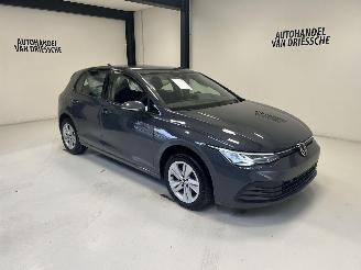 uszkodzony samochody osobowe Volkswagen Golf  2022/2