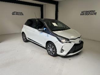 uszkodzony samochody osobowe Toyota Yaris  2019/11