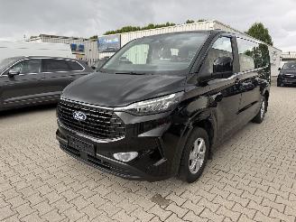 damaged passenger cars Ford Tourneo Custom L2 9-persoons 2025/4