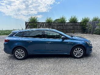 Voiture accidenté Renault Mégane IV GRANDTOUR 2018/5