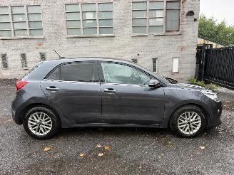 uszkodzony samochody osobowe Kia Rio 1.0 2017/7